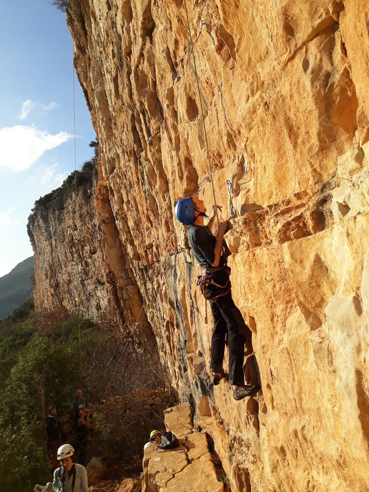 Gérémy dans les Vigneaux, un 6c...tonique ! Gérémy dans les Vigneaux, un 6c...tonique !